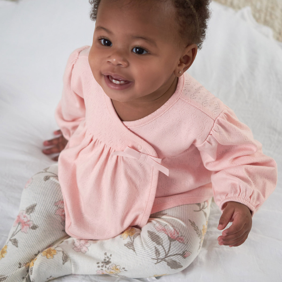 2-Piece Baby Girls Vintage Floral Take Me Home Set, lifestyle photo 3