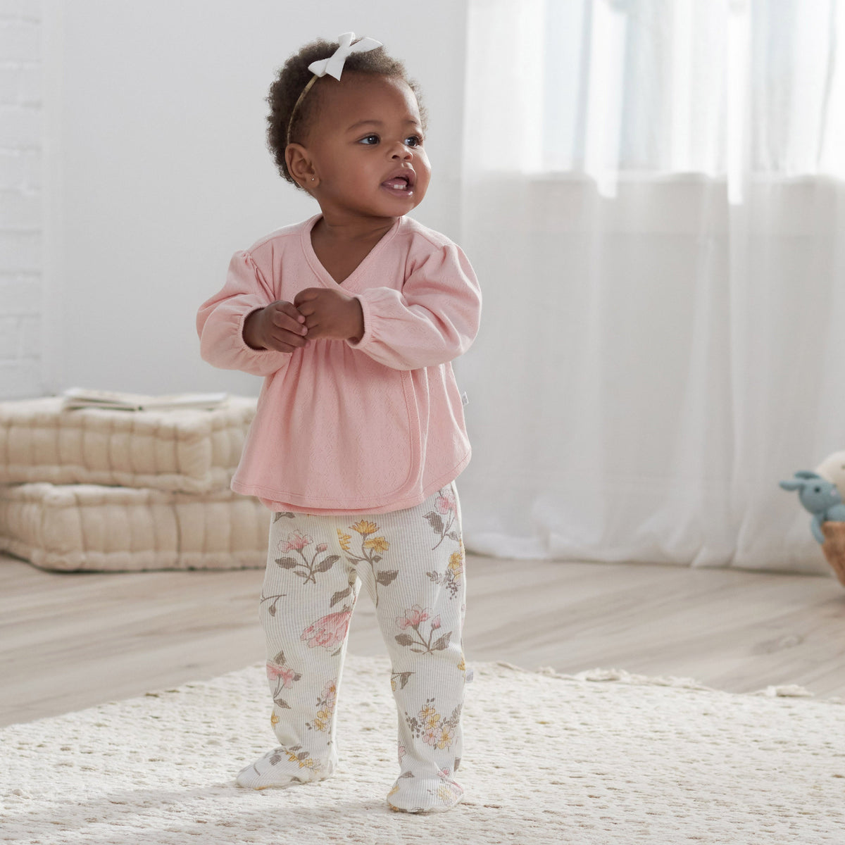 2-Piece Baby Girls Vintage Floral Take Me Home Set, lifestyle photo 5