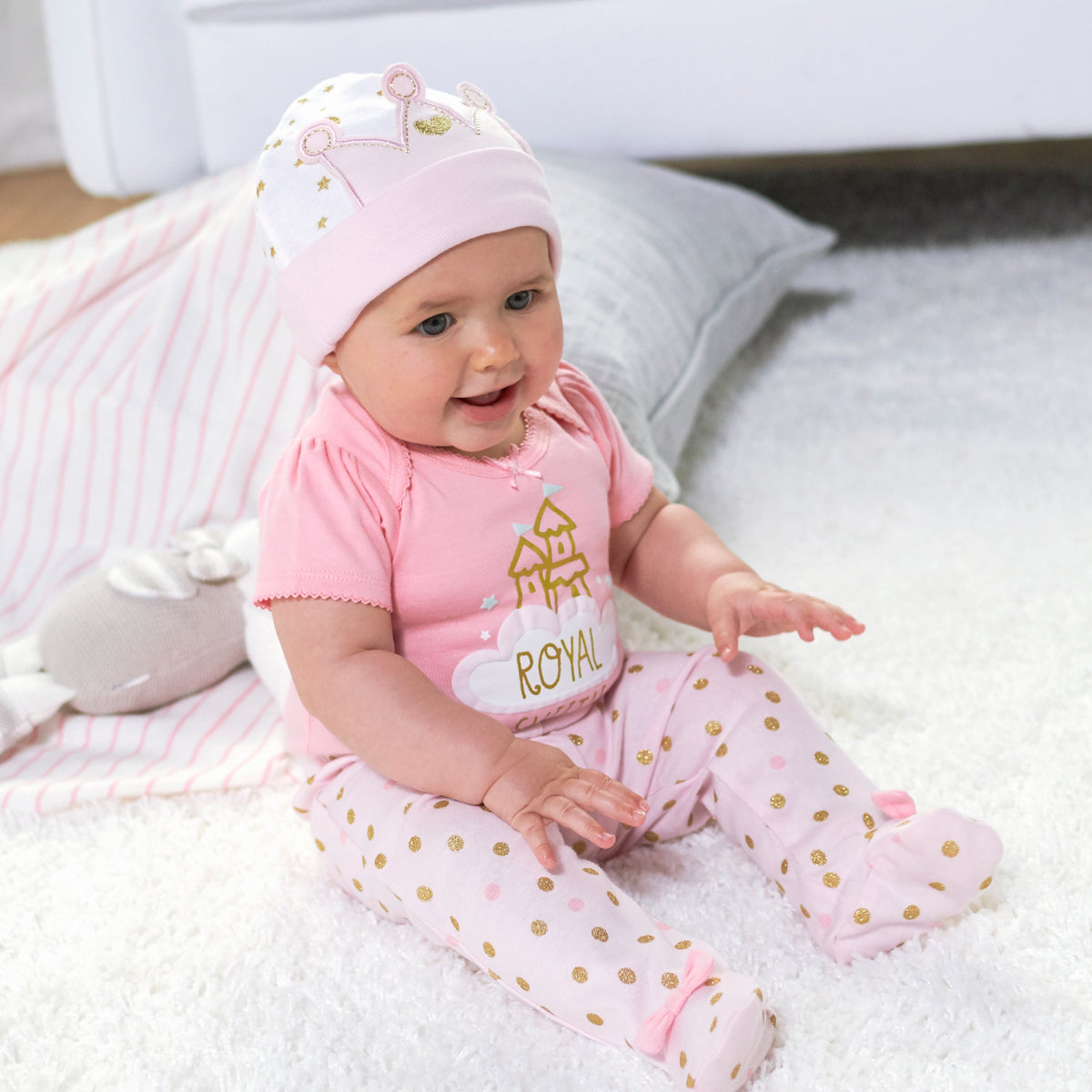 4-Piece Girls Princess Castle Take-Me-Home Set, lifestyle photo 2