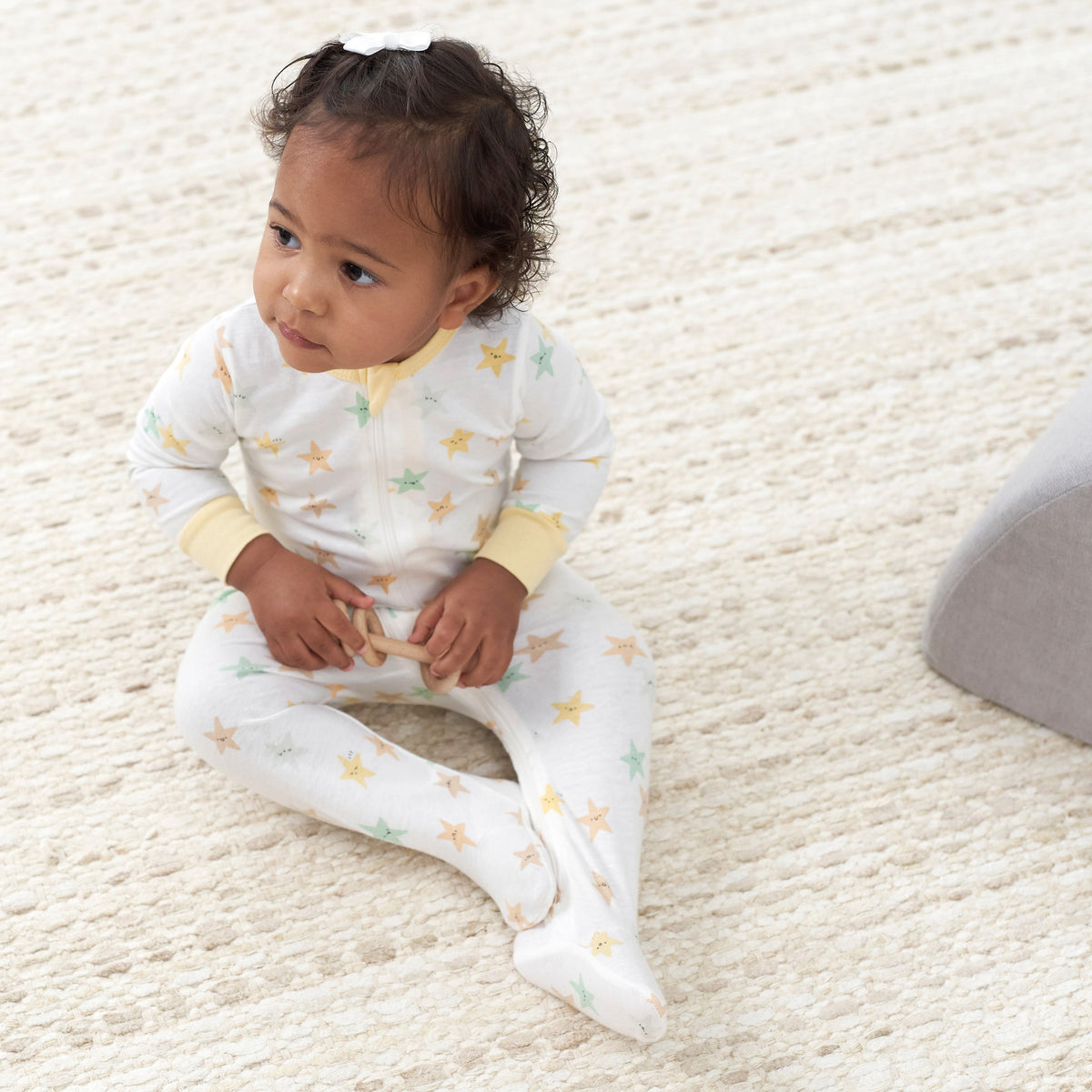 Baby Neutral Starry Smiles Sleep 'N Play, lifestyle photo 1