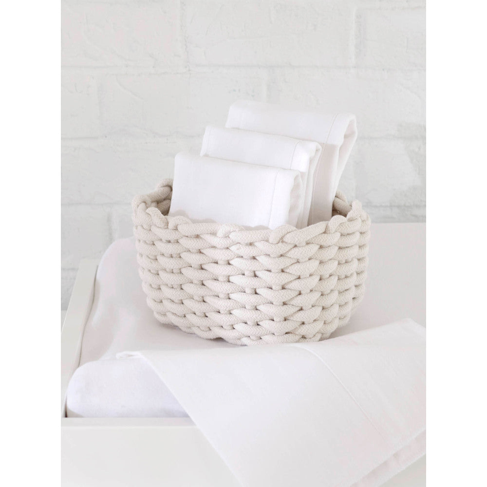 10-Pack Baby Neutral White Flatfold Diaper, close-up detail 2