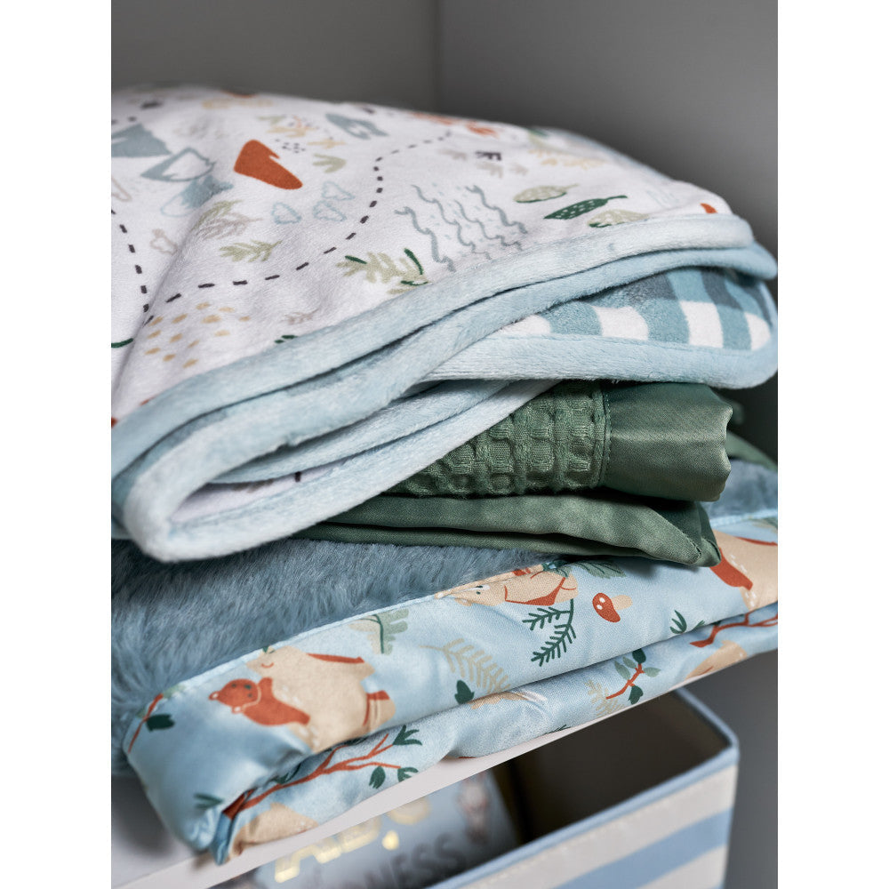 Modern Moments by Gerber Baby Boys Blue Satin Trim Blanket, lifestyle photo 1