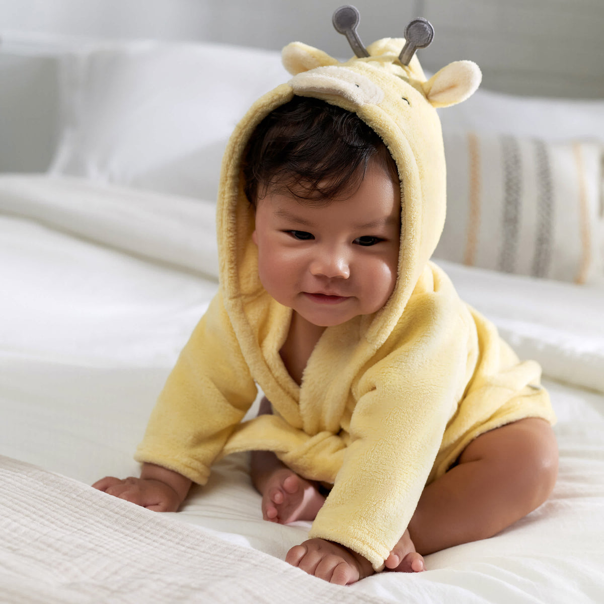 Baby Neutral Yellow Giraffe Robe, view 2