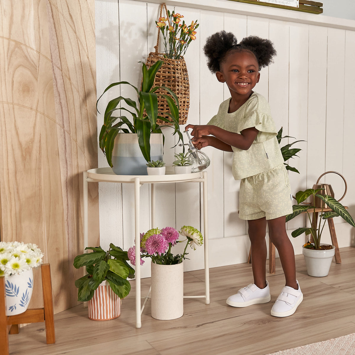 2-Piece Infant & Toddler Girls Green Leaves Shirt and Shorts Set, view 5