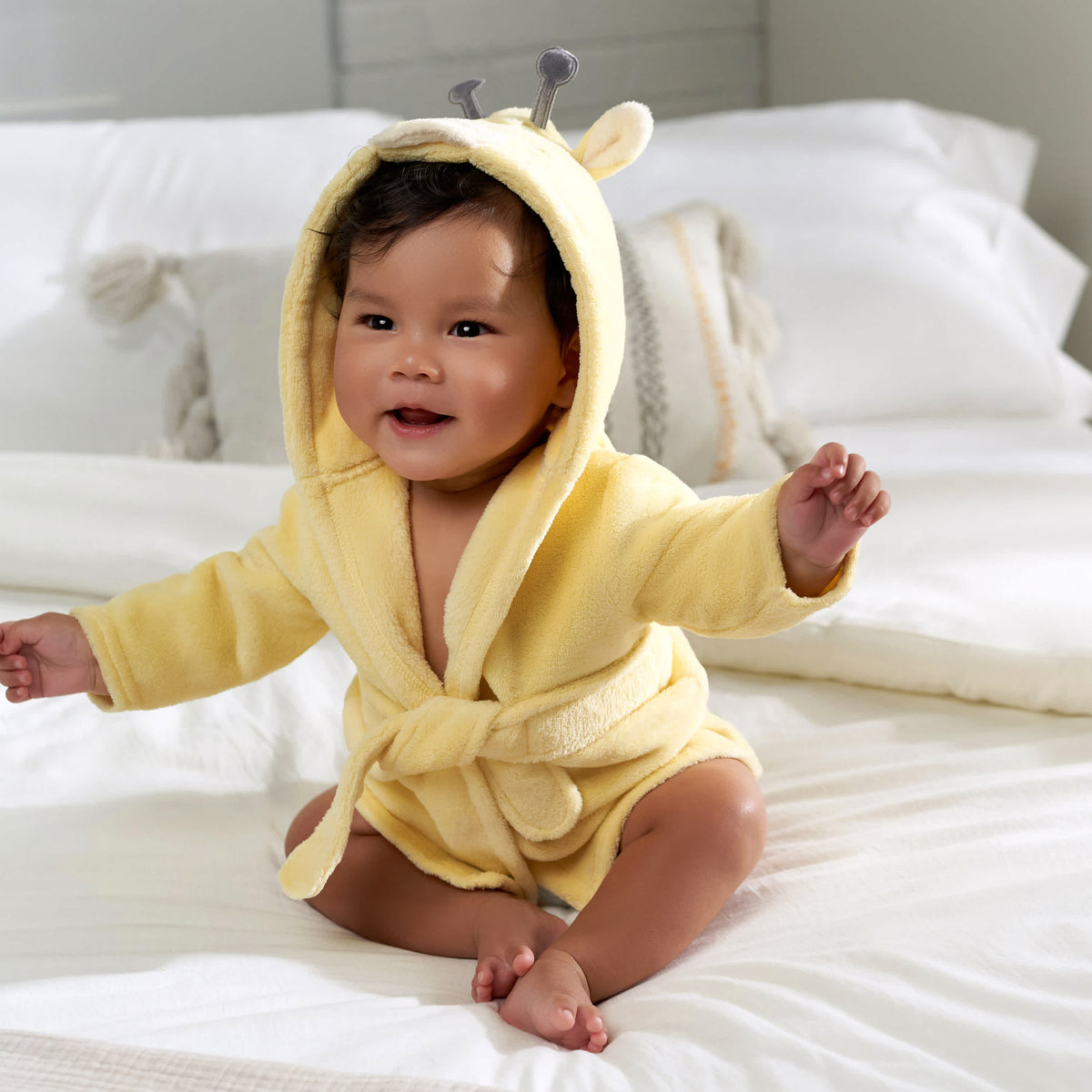 Baby Neutral Yellow Giraffe Robe, view 3
